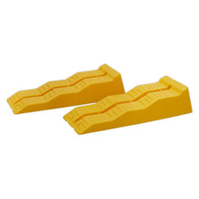 Load image into Gallery viewer, Sealey Levelling Ramps - 3-Stage 2.5 Tonne Capacity per Ramp 5 Tonne Capacity per Pair
